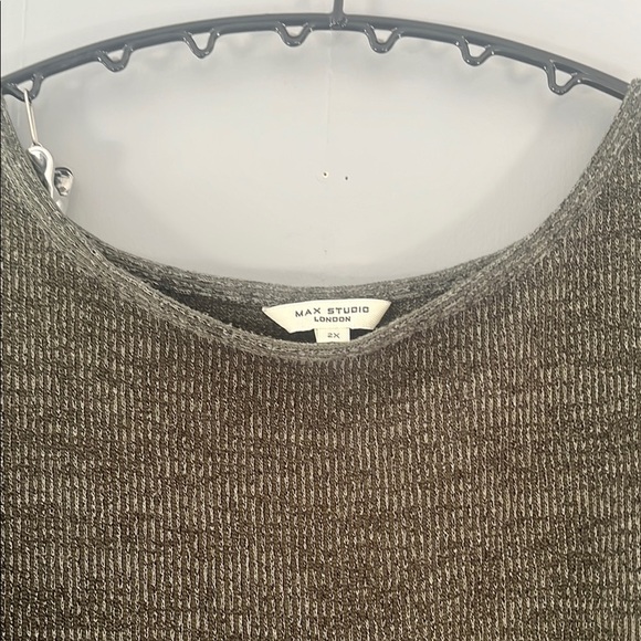 Max Studio Green Crew Neck Sweater Relaxed Fit Knit - Picture 2 of 6